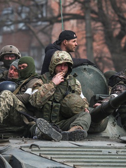 Nga tuyên bố sẵn sàng ngừng bắn ở Mariupol nếu lính Ukraine giương cờ trắng