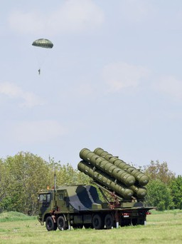 Serbia trình diễn tên lửa mới được Trung Quốc chuyển giao