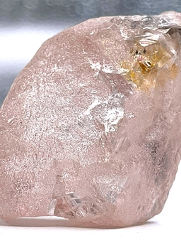 Tìm thấy viên kim cương hồng lớn nhất trong 300 năm