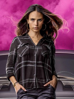 Mỹ nhân Jordana Brewster năn nỉ đạo diễn ‘Fast & Furious 9’ cho đóng cảnh hành động