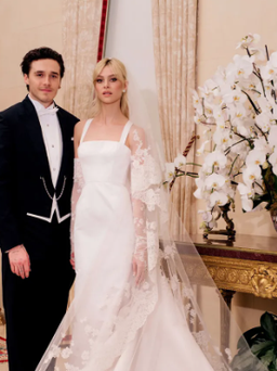 Cận cảnh váy cưới 'độc nhất vô nhị' của con dâu nhà David Beckham