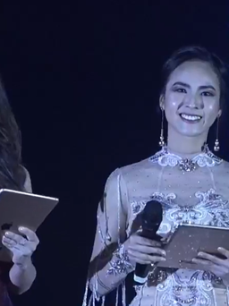 MC Quỳnh Nga 'bắn' tiếng Anh dẫn chung kết Hoa hậu Du lịch Quốc tế