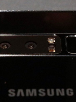 Samsung ra mắt Galaxy S9 với máy ảnh kép vào năm sau