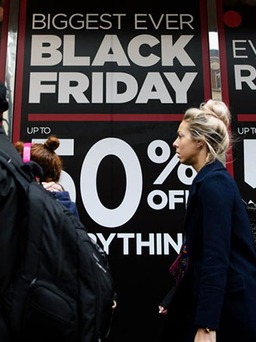 Người tiêu dùng đang 'nóng lòng' chờ đợi Black Friday 2017