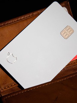 Apple khuyên không nên bỏ thẻ tín dụng Apple Card vào ví da