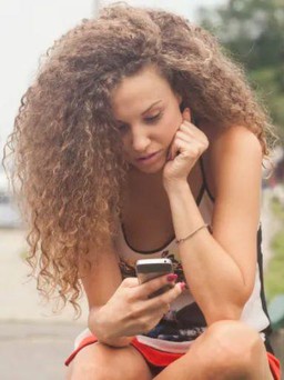 Facebook khuyến khích thanh thiếu niên ‘bớt dùng mạng xã hội’
