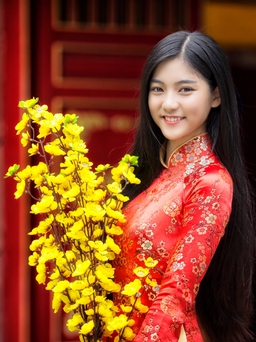 Miss Teen Nam Phương rạng rỡ với áo dài đón xuân