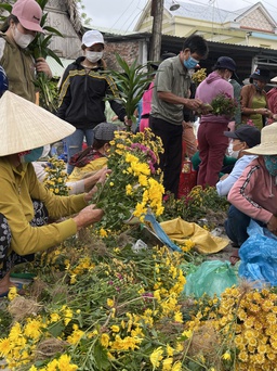 Chợ quê 30 tết có gì mà sao người trẻ ai cũng muốn đi chợ?