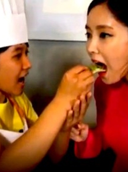 Nhóm sao Hàn 'đổ bộ' Việt Nam học nấu ăn