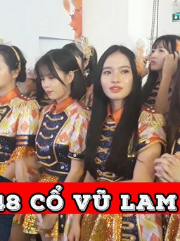 Nhóm nhạc đông thành viên nhất Việt Nam SGO48 cổ vũ cho Lam Trường trong hậu trường
