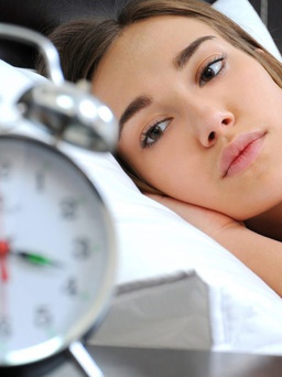 Ngày mới với tin tức sức khỏe: Chuyên gia chỉ cách khắc phục khó ngủ hậu Covid-19