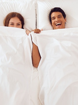 Ngày mới với tin tức sức khỏe: Vợ chồng ngủ chung hay ngủ riêng lợi hơn?