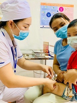 Hà Nội tiêm miễn phí vắc xin bại liệt IPV mũi 2 cho trẻ dưới 1 tuổi