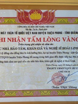 Nghệ sĩ Hoài Linh mang 1,5 tỉ tiền mặt đến trao cho người dân Quảng Trị