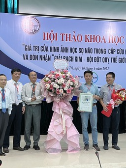 Bệnh viện Quảng Trị đón nhận giải thưởng bạch kim của Hội Đột quỵ thế giới