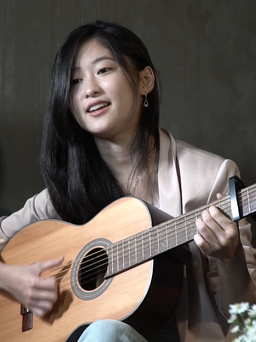Cô gái Nhật Bản Akari Nakatani hát “Gửi anh xa nhớ” hay quá
