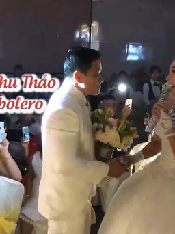 Đặng Thu Thảo cùng chồng hát bolero cực ngọt trong ngày cưới