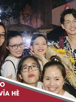 Quang Bảo được fan nữ “bao” cả vỉa hè để tổ chức sinh nhật