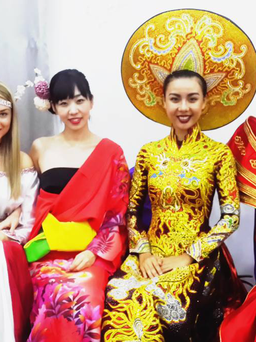 Lại Thanh Hương bức xúc khi chụp ảnh trang phục dân tộc tại Miss All Nation