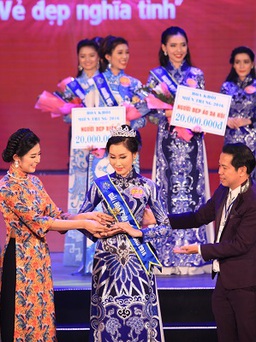 Nữ sinh Bình Thuận đăng quang Hoa khôi miền Trung 2016