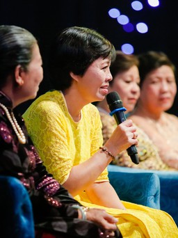 Con gái út của nhạc sĩ Hoài Linh khóc nức nở khi nghe Phú Quí hát