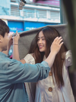 Trường Giang - Nhã Phương tuyên bố kết hôn, Nam Em tung ca khúc 'Đau vì yêu'