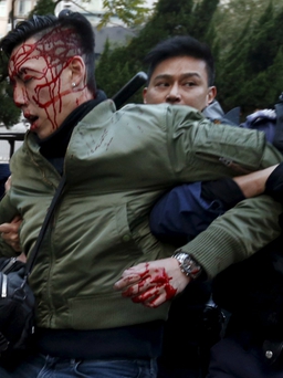 Hồng Kông: Đụng độ cảnh sát và người biểu tình ngay đầu năm mới