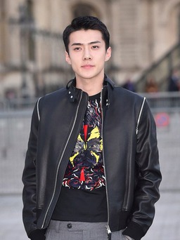 Sehun (EXO) lọt vào 'mắt xanh' của Vogue vì mặc đẹp