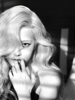 Rosé (BlackPink) 'hóa' huyền thoại gợi cảm Marilyn Monroe