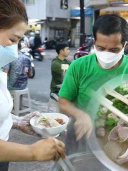 Mua nhà phố, xe hơi nhờ bánh canh sườn cây sau 3 lần phá sản quán nhậu