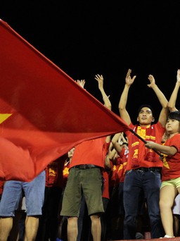 Thổi bùng ngọn lửa đam mê bóng đá Việt