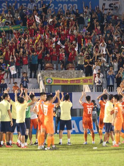 Chùm ảnh: Niềm vui của bóng đá Bình Định trở lại V-League sau 12 năm chờ đợi