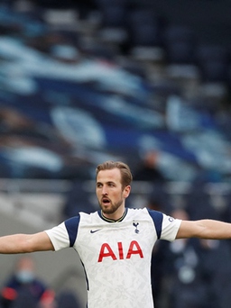 Vừa tuyên bố ở lại, Harry Kane ghi 2 bàn cho Tottenham