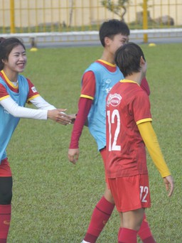 Đội tuyển nữ Việt Nam thoải mái, vui vẻ trước trận chung kết với Thái Lan