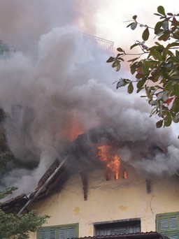 Hà Nội: Cháy nhà trên phố Tôn Đức Thắng