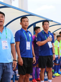 Cựu tuyển thủ, HLV Trần Minh Chiến xác nhận được Lãnh đạo CLB TP.HCM báo nắm đội