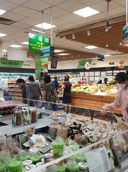 Đi siêu thị chọn trái cây tươi ngon và tiết kiệm cho dịp Tết Đoan Ngọ
