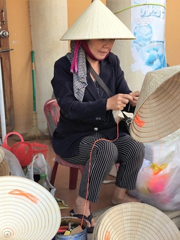 Khám phá du lịch Quảng Bình: Thăm làng chằm nón trứ danh