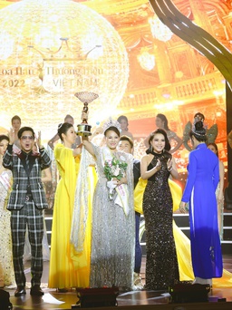 Doanh nhân Kim Oanh đăng quang Á hậu 1 Hoa hậu Thương hiệu Việt Nam 2022