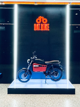 Dat Bike mở cửa hàng tại Đà Nẵng và quyên góp ủng hộ miền Trung