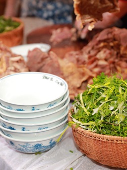 Hành trình đi tìm người nấu phở ngon để lưu giữ giá trị ẩm thực Việt