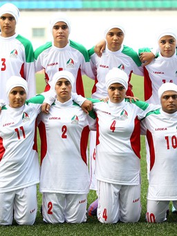 8 nữ tuyển thủ Iran bị nghi là trai giả gái