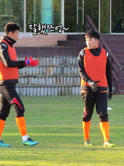 Xuân Trường ra mắt Gangwon FC bằng siêu phẩm đá phạt