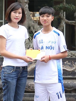 Hoa khôi Ngọc Châm chia sẻ cùng nữ tuyển thủ trẻ gặp hoàn cảnh ngặt nghèo