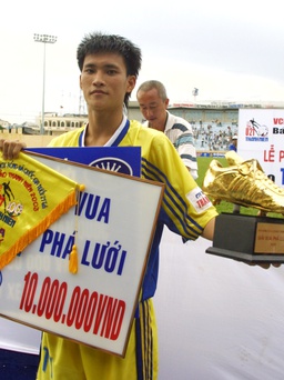 Công Vinh nêu thẳng 'vùng cấm' bóng đá Việt Nam trong tự truyện ‘Phút 89’