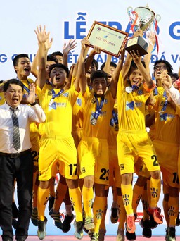 U.15 Quốc gia 2019: Ryan Giggs chứng kiến Như Thuật - Văn Quyến giữ cúp lại SLNA