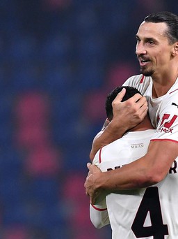 Ibrahimovic nổ súng, AC Milan thắng đậm khi đối thủ chỉ còn 9 người