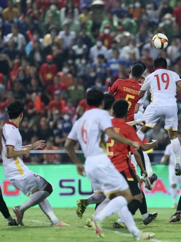 Choáng với độ bật nhảy như Ronaldo của tiền đạo thấp nhất U.23 Việt Nam