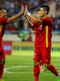 HLV Dortmund ấn tượng cách chơi bóng cống hiến của tuyển Việt Nam