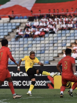 Nóng: Hàng thủ tuyển Malaysia nhận cú sốc lớn trước trận gặp Việt Nam